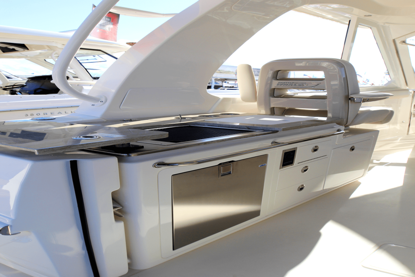 2027 Boston Whaler 380 Realm 125