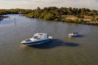 2027 Boston Whaler 380 Realm 13