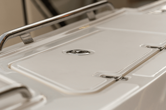 2027 Boston Whaler 380 Realm 45