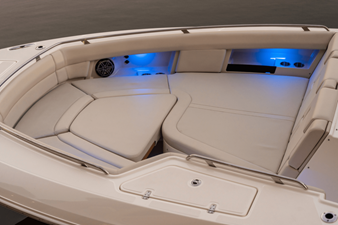 2027 Boston Whaler 380 Realm 51