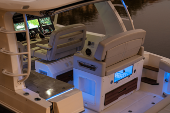 2027 Boston Whaler 380 Realm 60