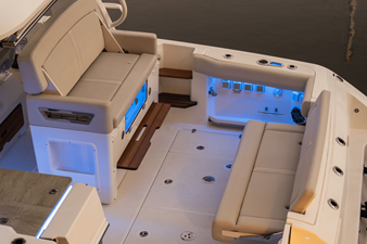 2027 Boston Whaler 380 Realm 64