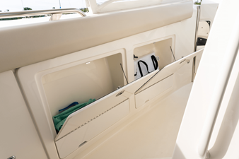 2027 Boston Whaler 380 Realm 80