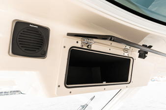 2027 Boston Whaler 380 Realm 85