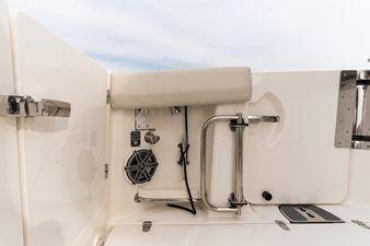 2027 Boston Whaler 380 Realm 95