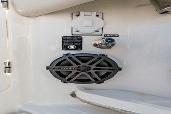 2027 Boston Whaler 380 Realm 114
