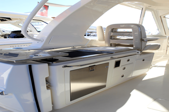 2027 Boston Whaler 380 Realm 125
