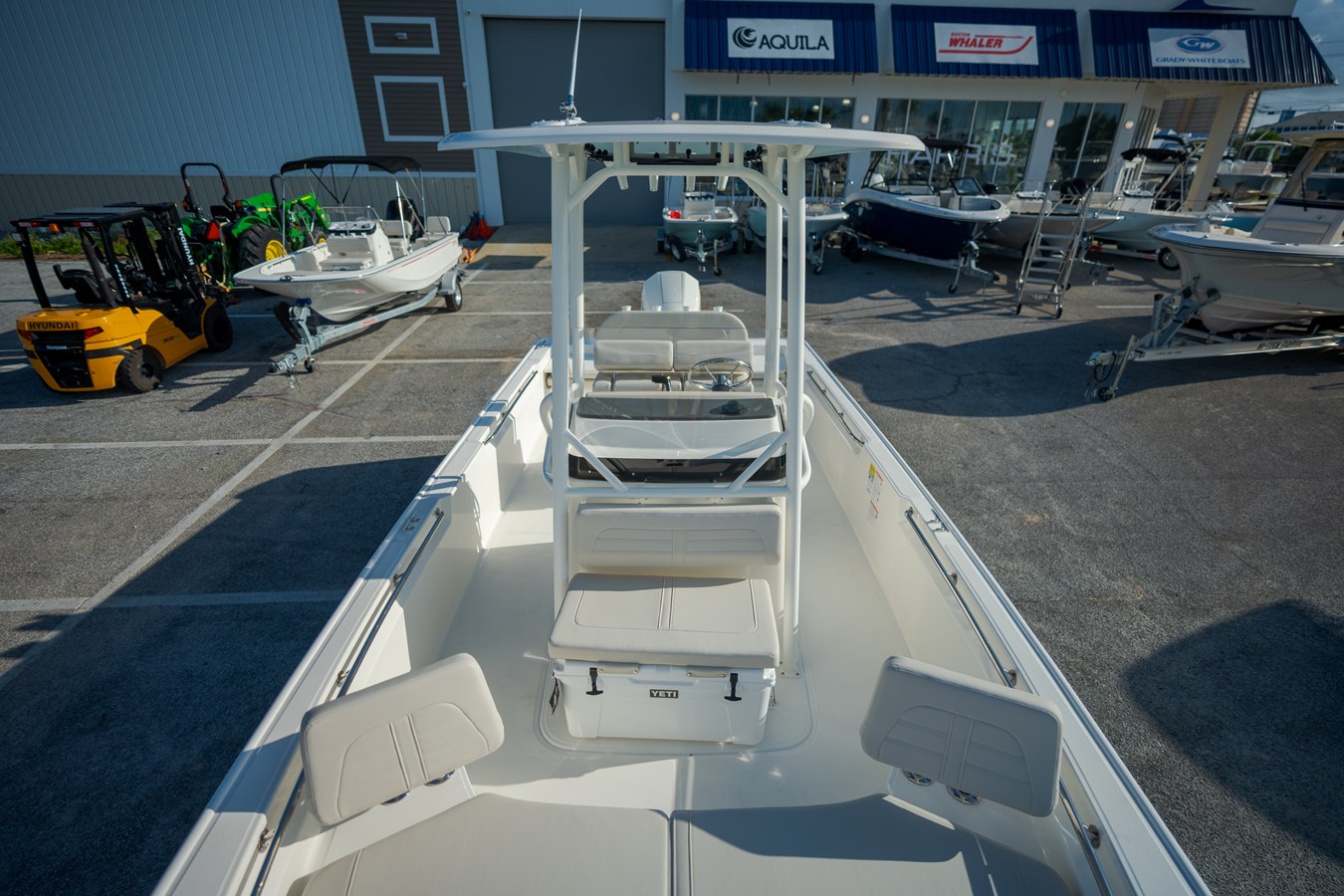 2027 Boston Whaler 210 Montauk 14