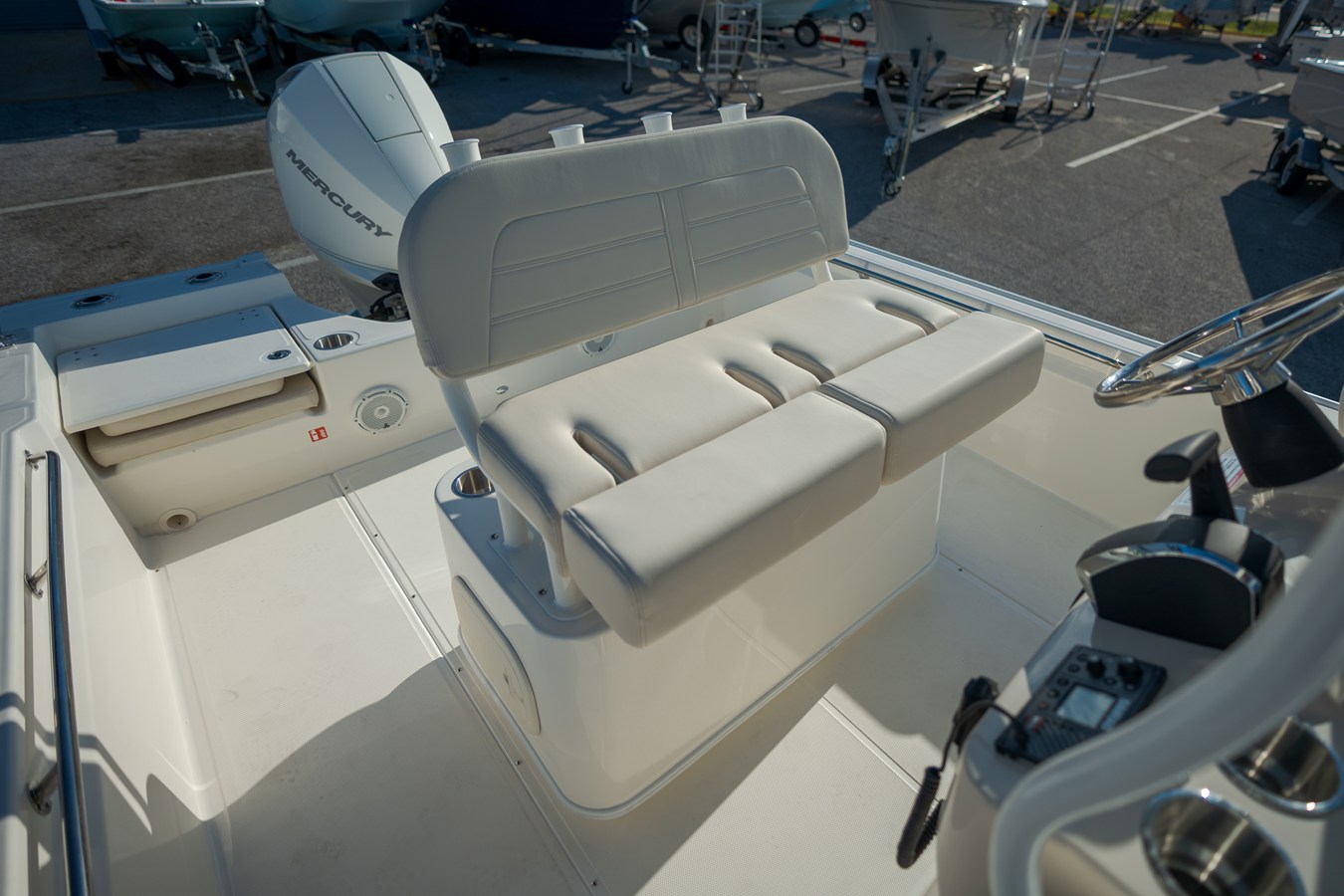2027 Boston Whaler 210 Montauk 20