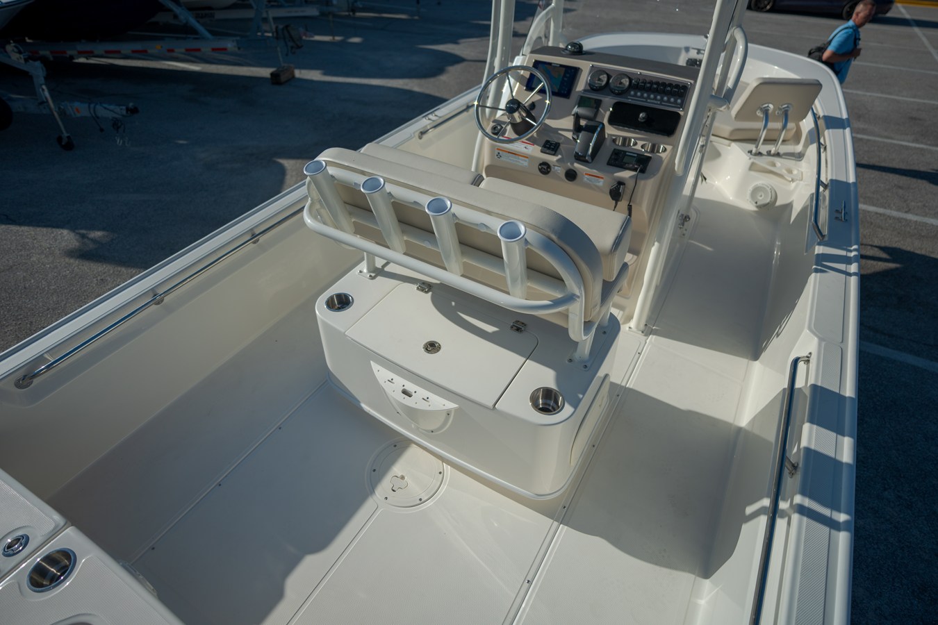 2027 Boston Whaler 210 Montauk 21