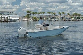 Boston Whaler 210 Montauk 5 2027 Boston Whaler 210 Montauk 6