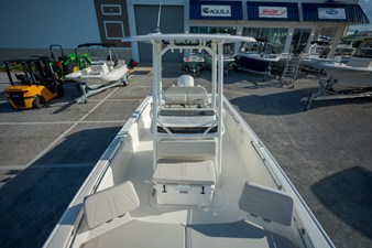 2027 Boston Whaler 210 Montauk 14