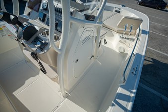 2027 Boston Whaler 210 Montauk 15