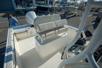 2027 Boston Whaler 210 Montauk 19