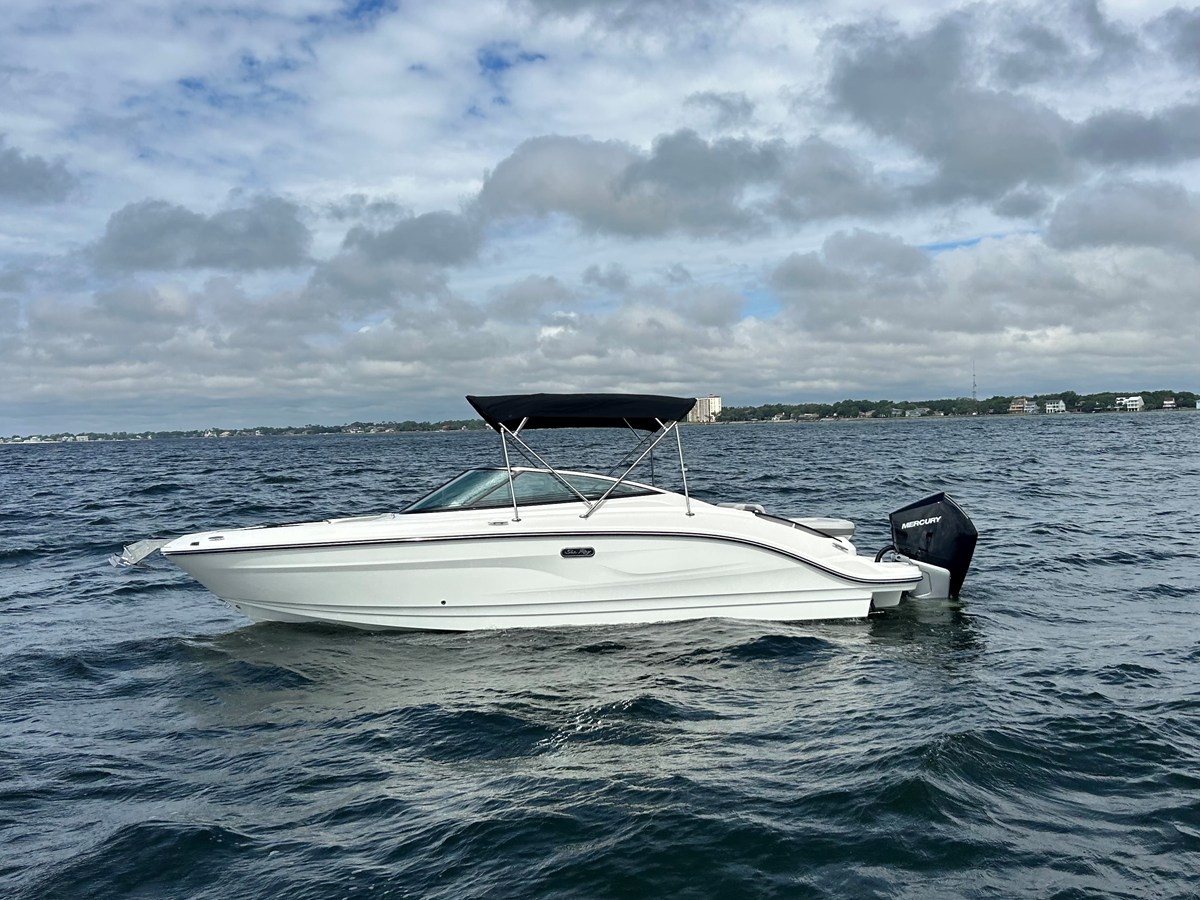 2026 Sea Ray SLX 260 Outboard 2