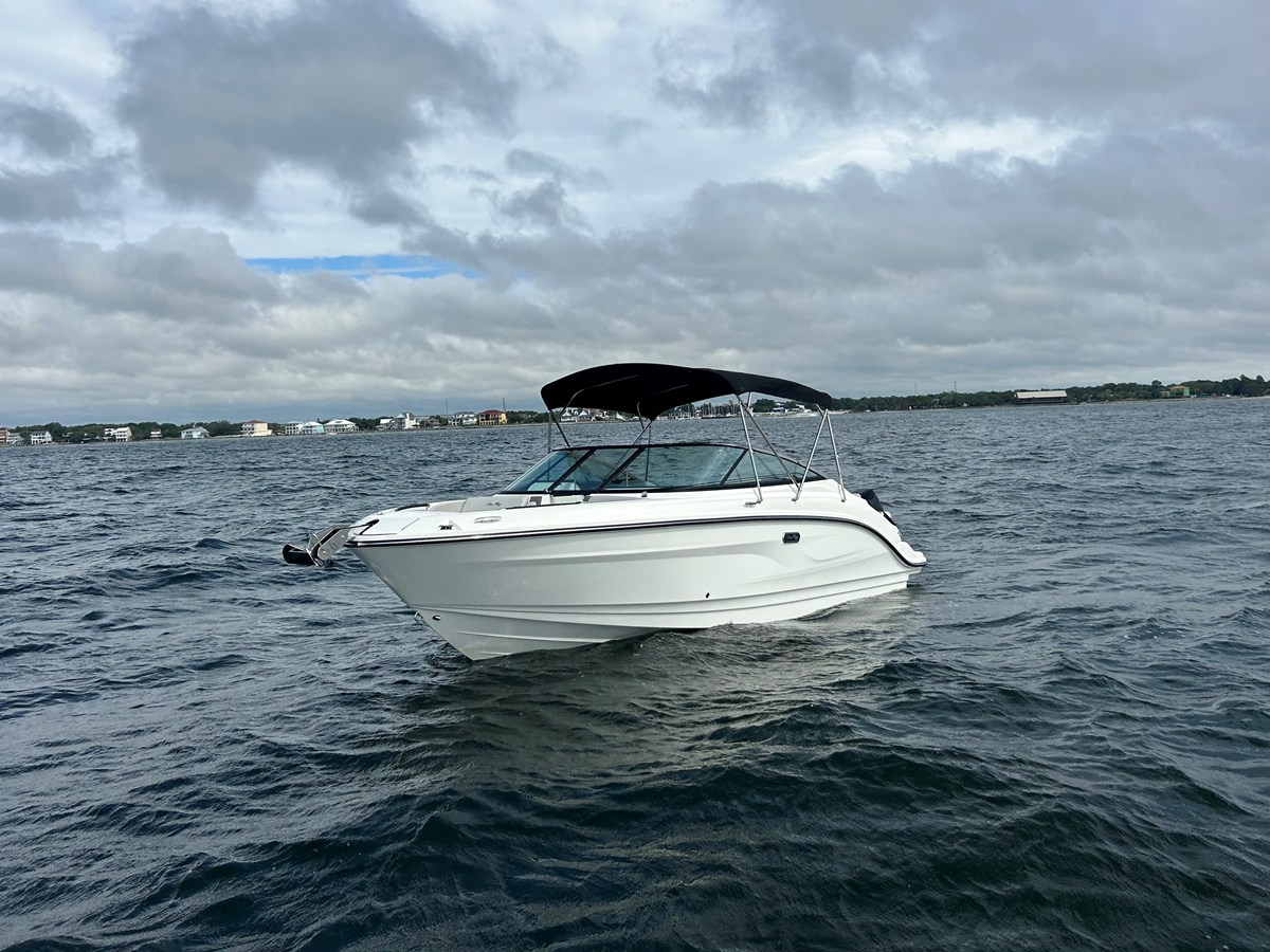 2026 Sea Ray SLX 260 Outboard 4