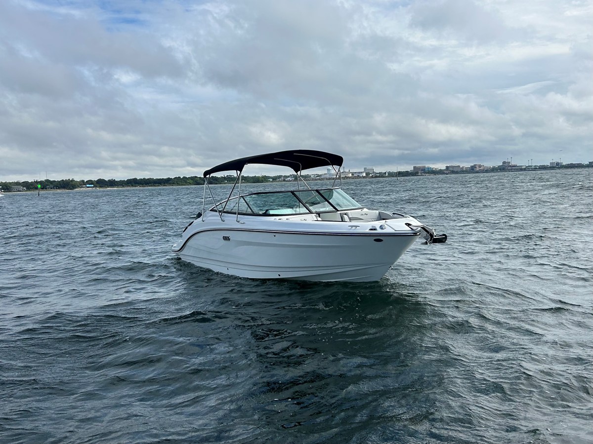 2026 Sea Ray SLX 260 Outboard 6