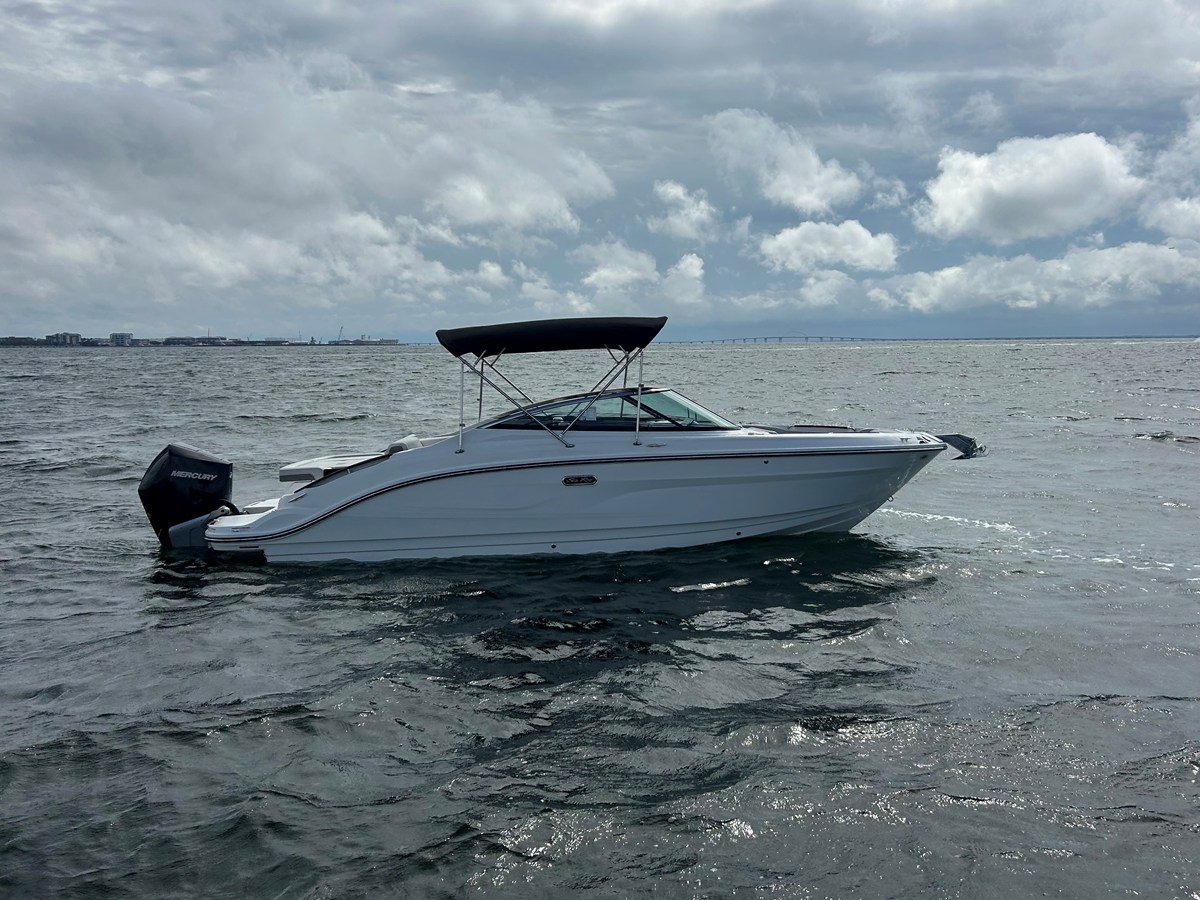 2026 Sea Ray SLX 260 Outboard 8