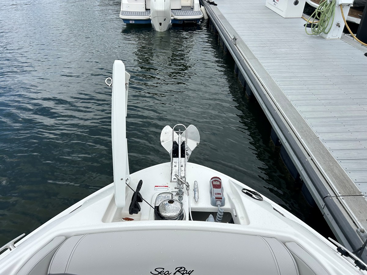 2026 Sea Ray SLX 260 Outboard 28
