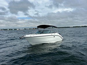 Sea Ray SLX 260 Outboard 3 2026 Sea Ray SLX 260 Outboard 4