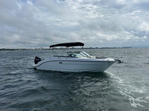 2026 Sea Ray SLX 260 Outboard 7