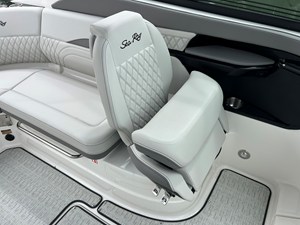 2026 Sea Ray SLX 260 Outboard 16
