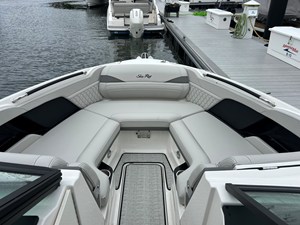 2026 Sea Ray SLX 260 Outboard 24