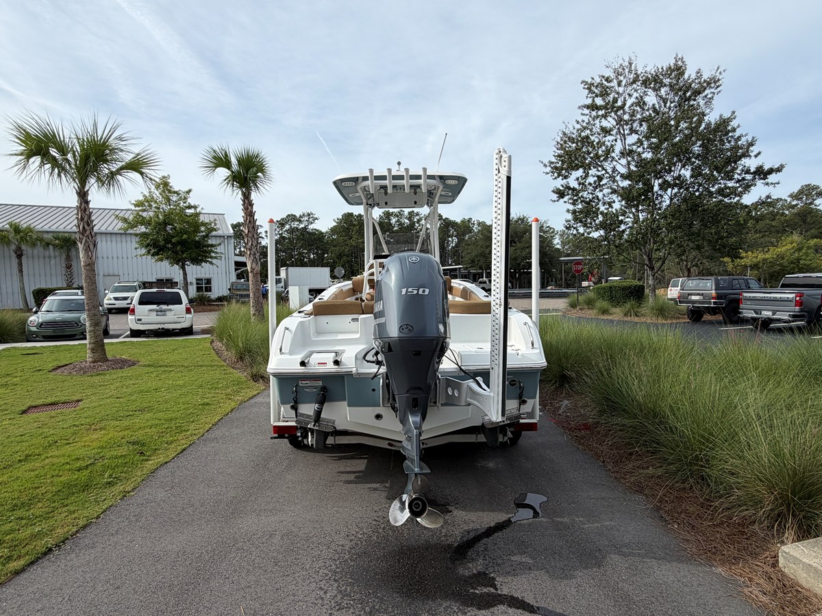 2023 Sea Hunt ULTRA 219 5