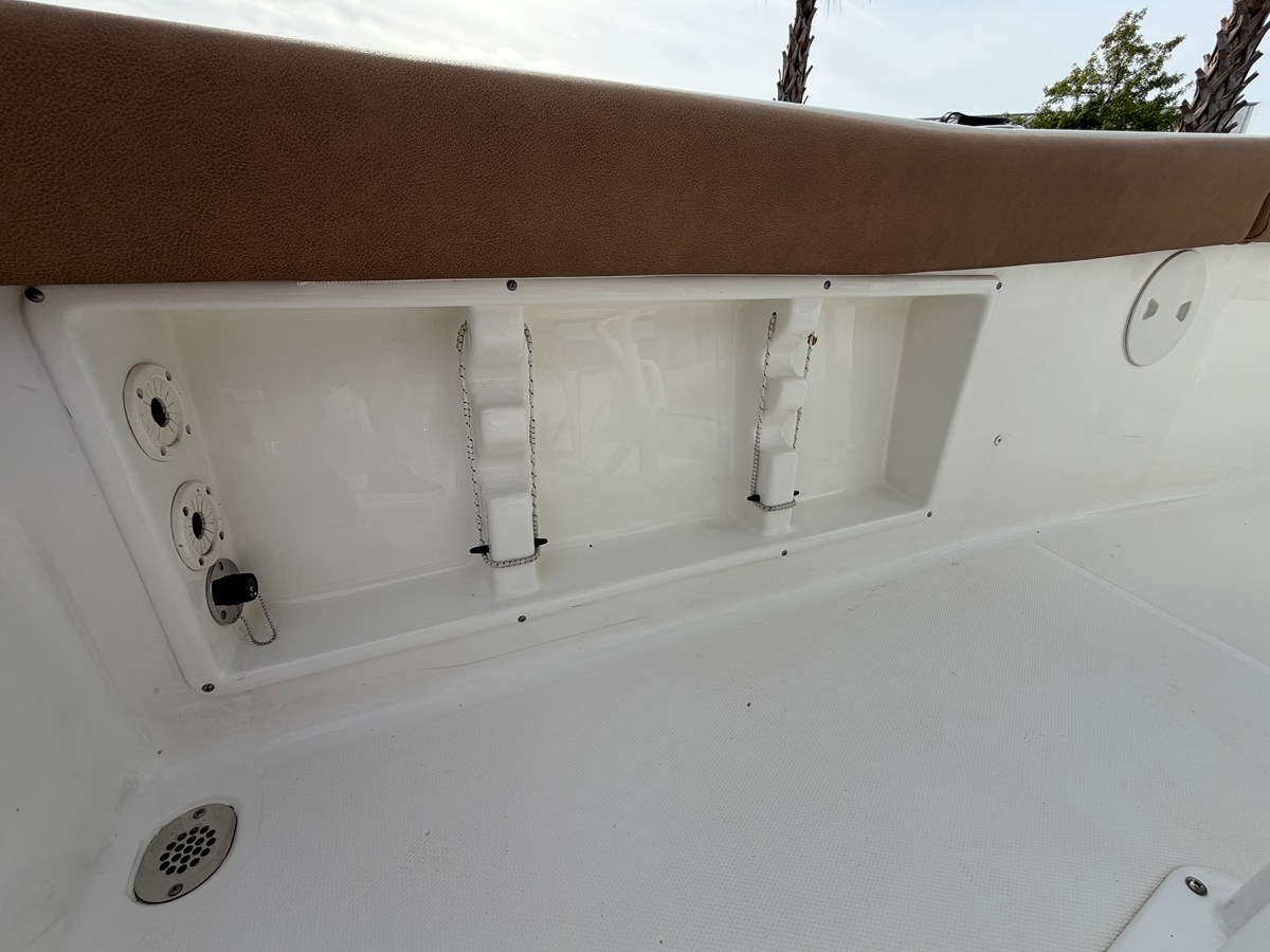 2023 Sea Hunt ULTRA 219 10