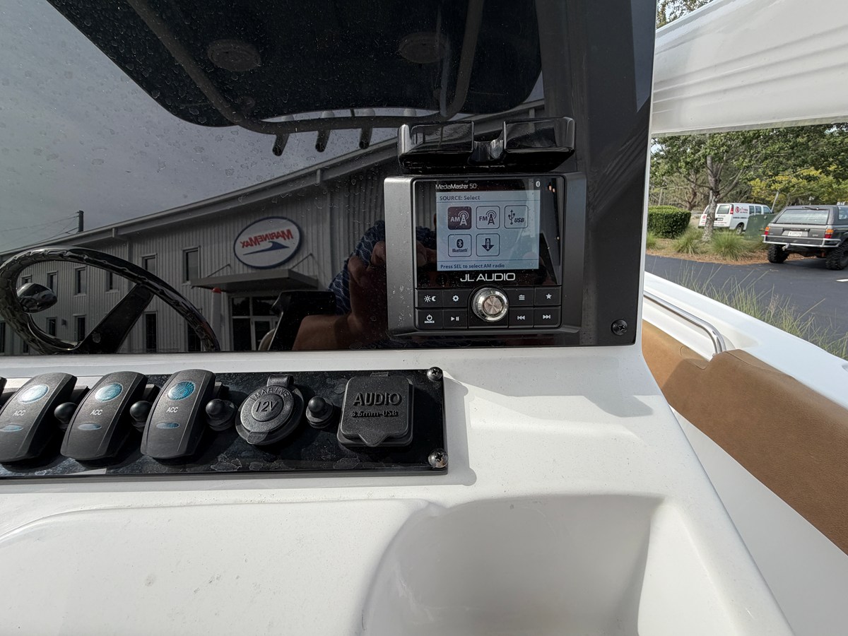 2023 Sea Hunt ULTRA 219 18