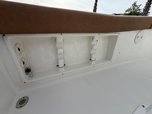 2023 Sea Hunt ULTRA 219 10