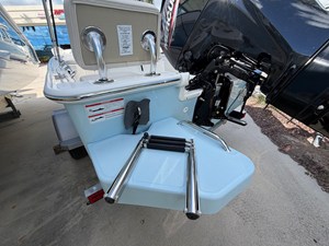 Boston Whaler 170 Montauk 3 2027 Boston Whaler 170 Montauk 4