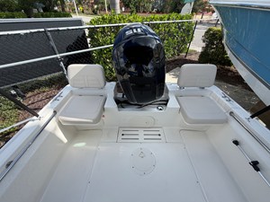 Boston Whaler 170 Montauk 5 2027 Boston Whaler 170 Montauk 6