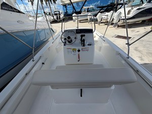 Boston Whaler 170 Montauk 9 2027 Boston Whaler 170 Montauk 10