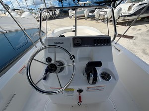 Boston Whaler 170 Montauk 11 2027 Boston Whaler 170 Montauk 12