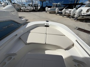 Boston Whaler 170 Montauk 16 2027 Boston Whaler 170 Montauk 17