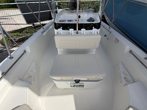 Boston Whaler 170 Montauk 18 2027 Boston Whaler 170 Montauk 19