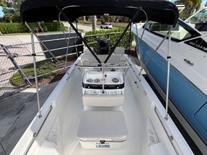 Boston Whaler 170 Montauk 21 2027 Boston Whaler 170 Montauk 22