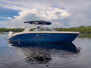 2027 Sea Ray SDX 270 Outboard 26