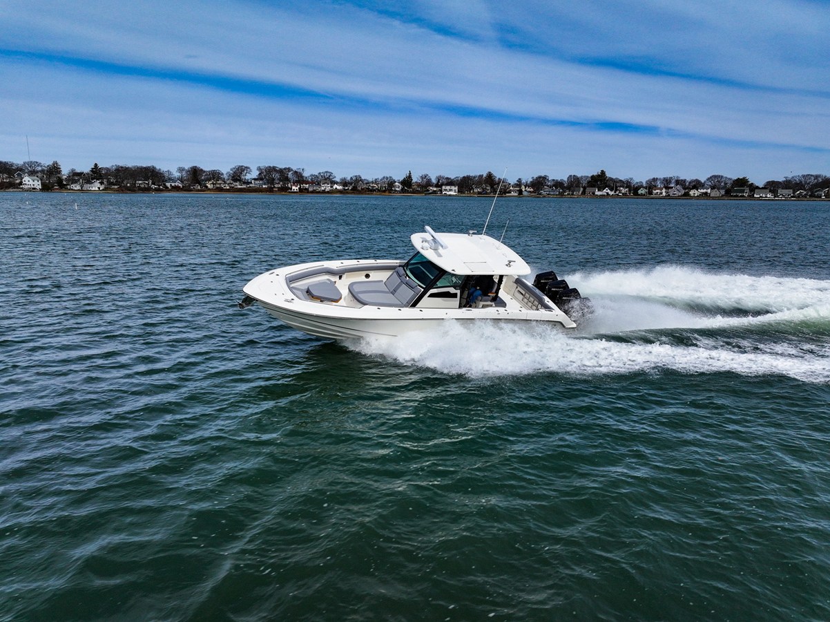 2026 Boston Whaler 380 Outrage 2