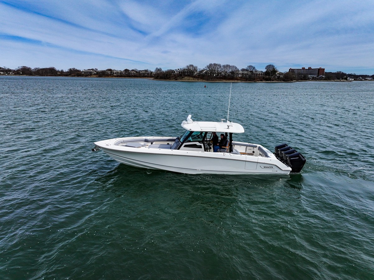 2026 Boston Whaler 380 Outrage 3
