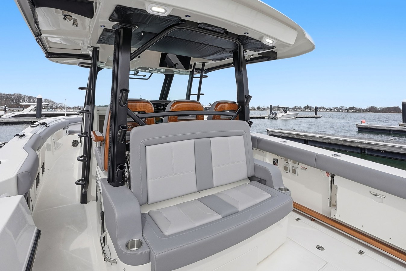 2026 Boston Whaler 380 Outrage 12
