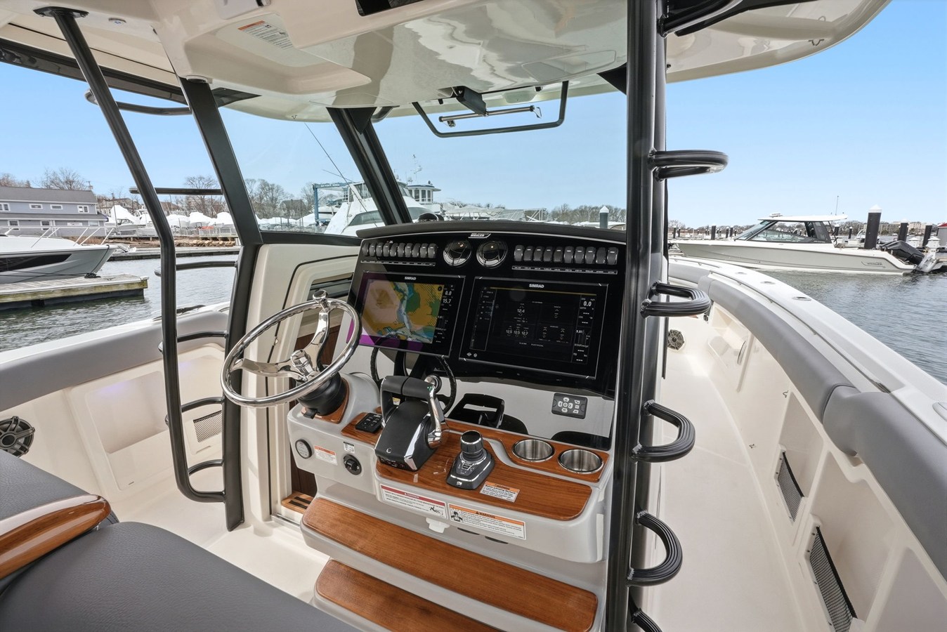 2026 Boston Whaler 380 Outrage 15