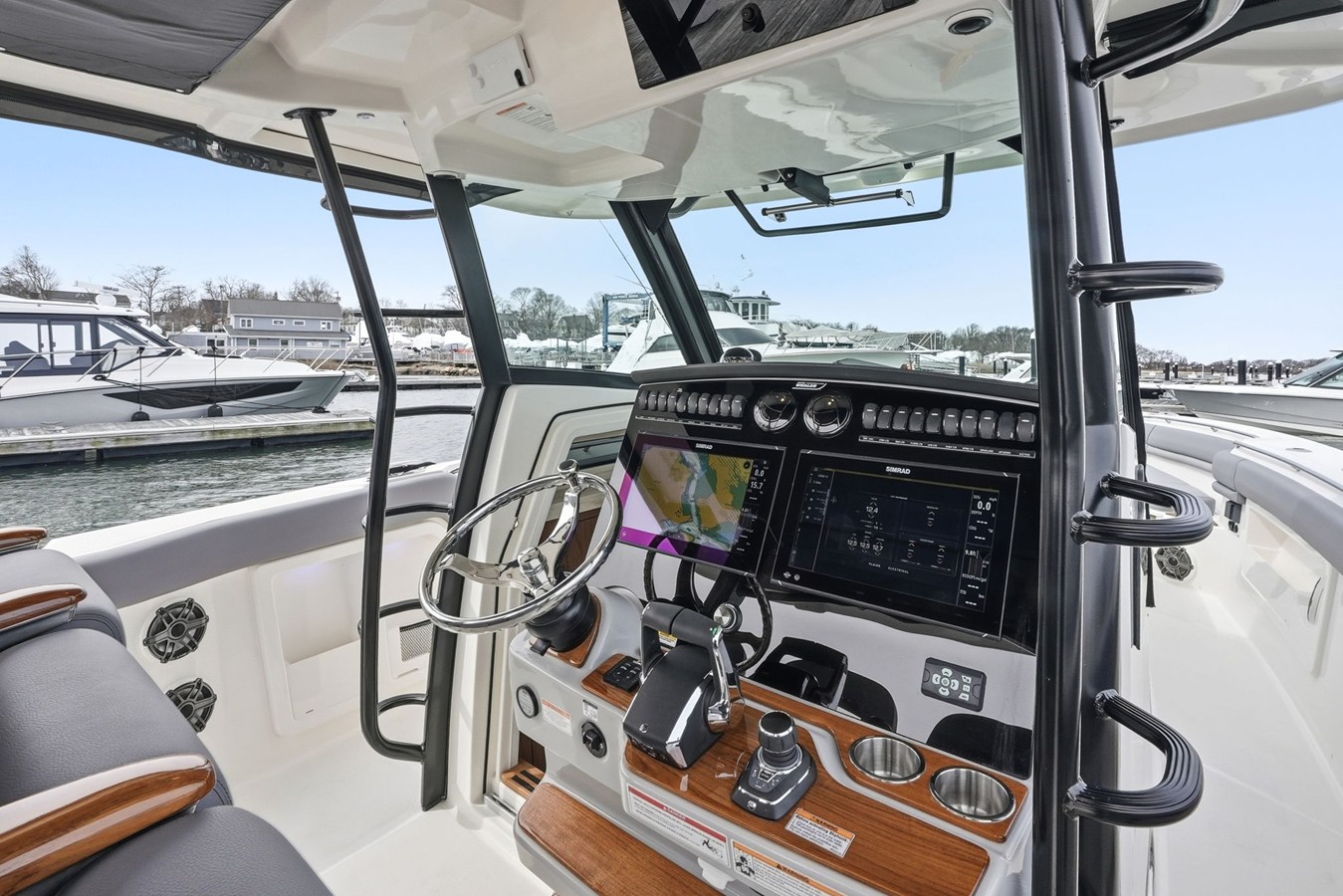 2026 Boston Whaler 380 Outrage 16
