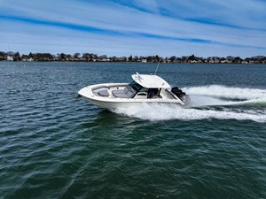 Boston Whaler 380 Outrage 1 2026 Boston Whaler 380 Outrage 2