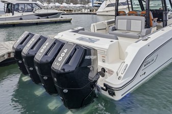 2026 Boston Whaler 380 Outrage 8