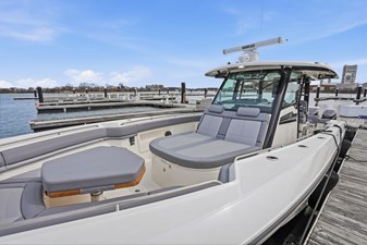 2026 Boston Whaler 380 Outrage 24