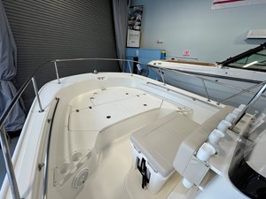 2026 Boston Whaler 210 Montauk 11