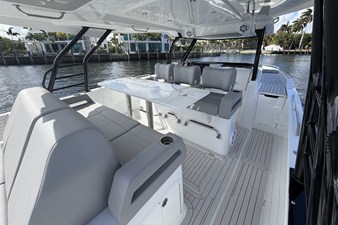 Cruisers Yachts 38 VTR 30 2026 Cruisers Yachts 38 VTR 31