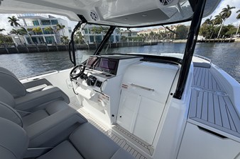 Cruisers Yachts 38 VTR 32 2026 Cruisers Yachts 38 VTR 33